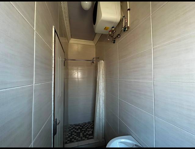1 BEDROOM FLAT TO LET IN BEDWORTH PARK